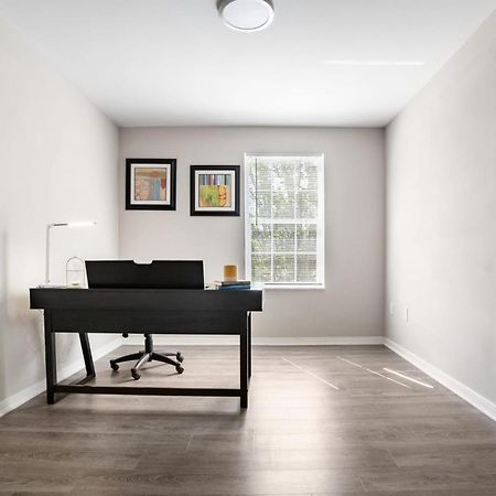 One Bedroom Apartment Near Downtown 롤리 외부 사진