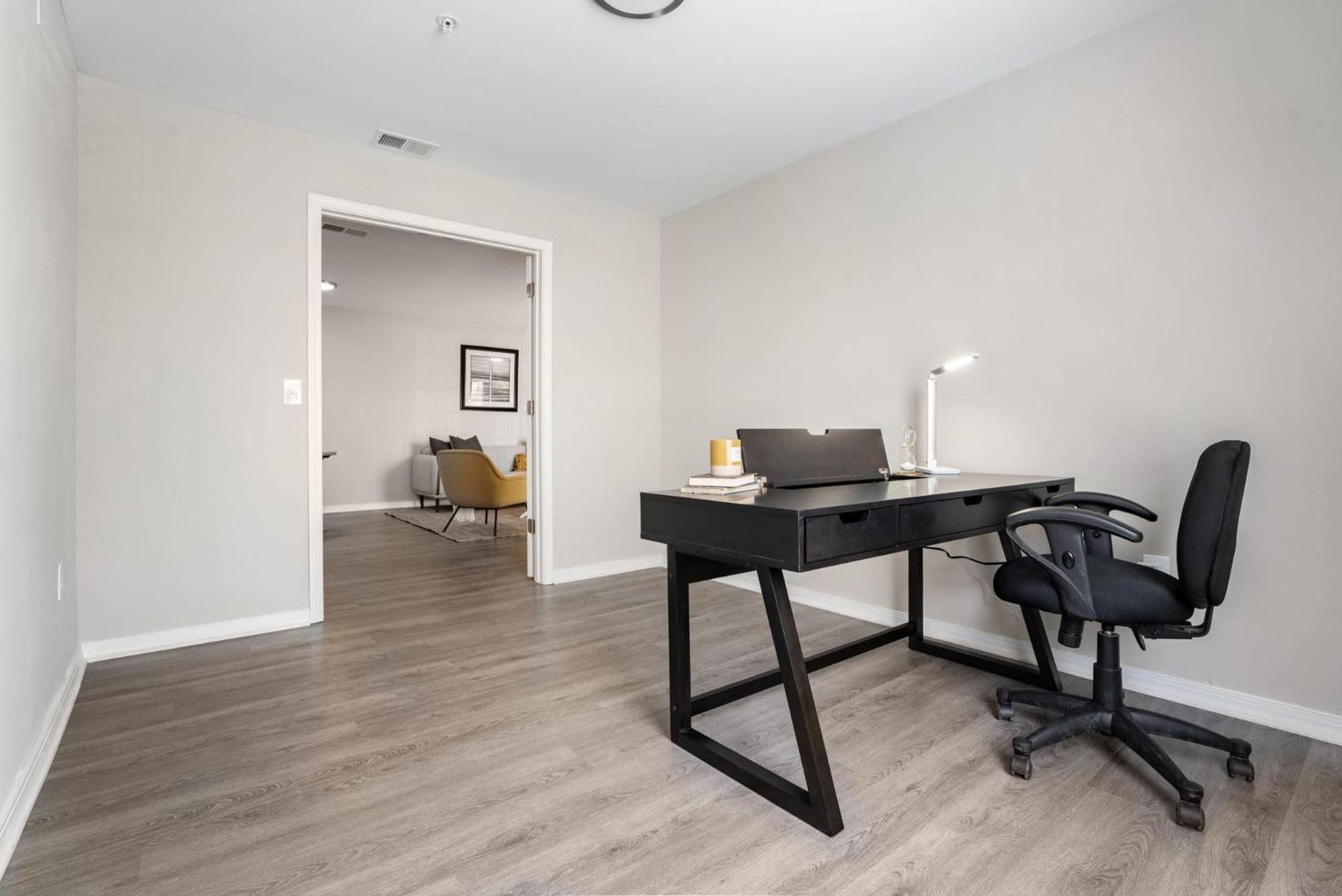 One Bedroom Apartment Near Downtown 롤리 외부 사진